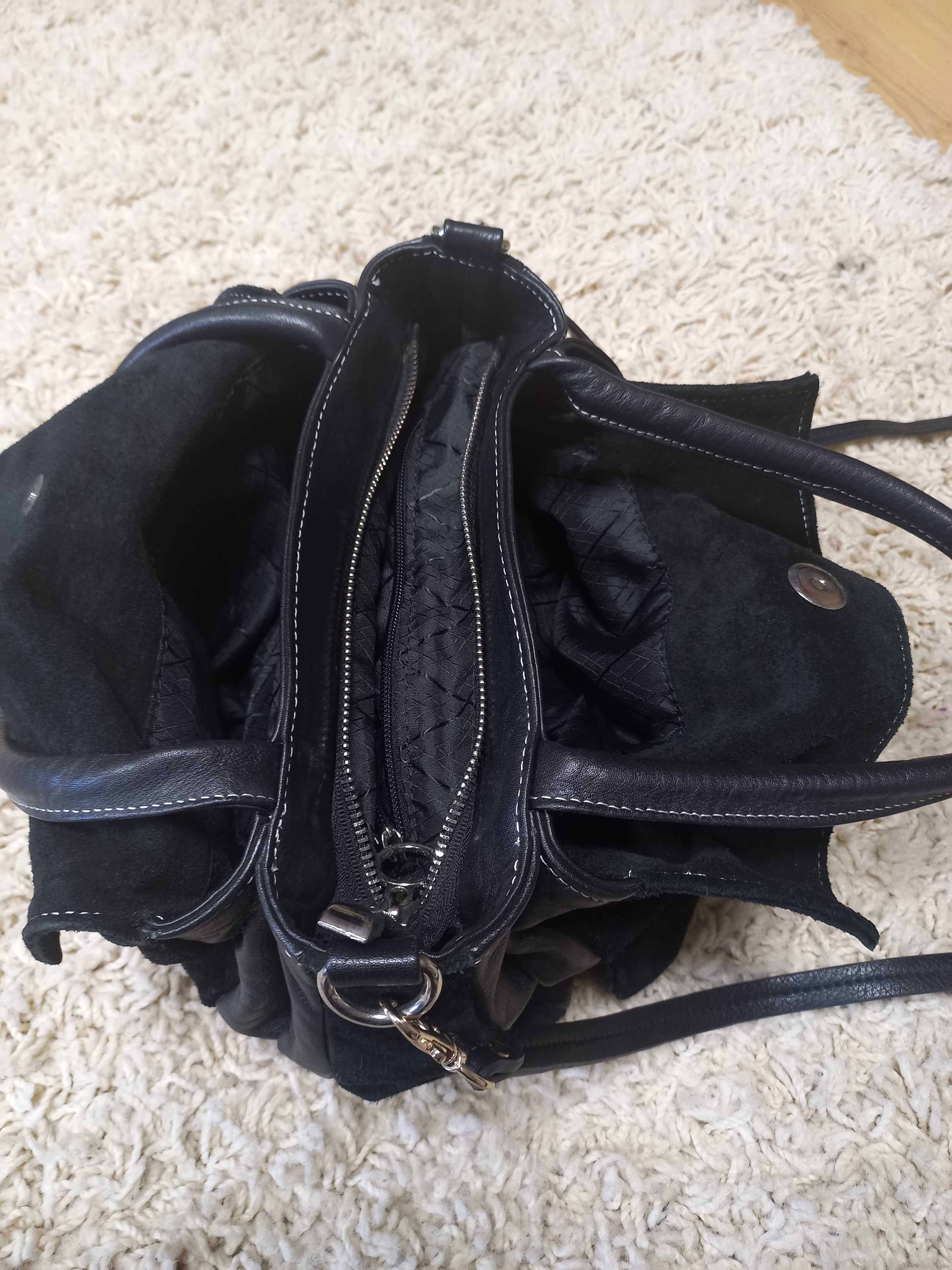 Женская сумка кросс-боди на плечо из натуральной замши и кожи.