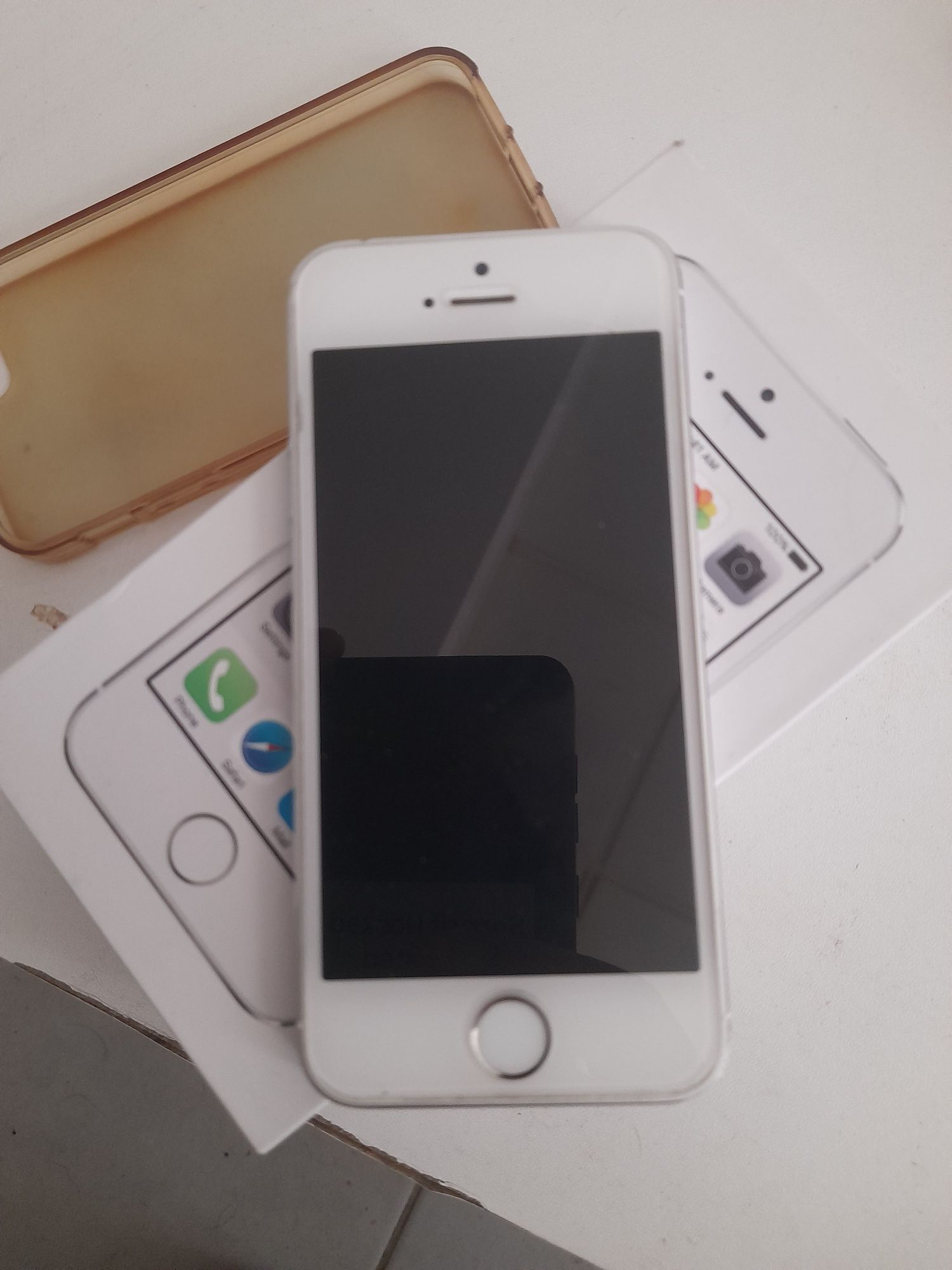 iPhone 5s com caixa impecável
