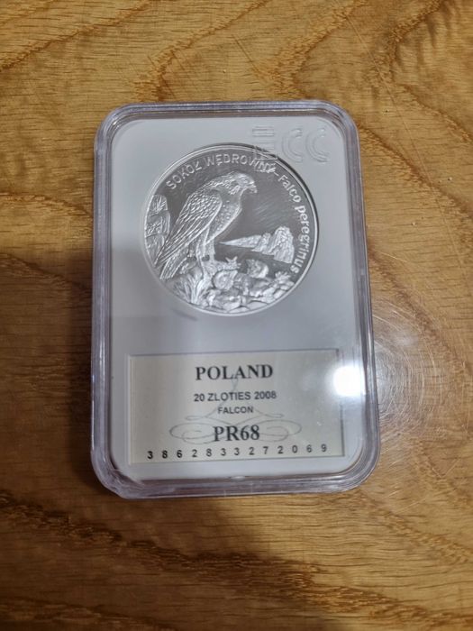 Moneta Sokół wędrowny z serii Zwierzęta Świata - grading PR68 stan L