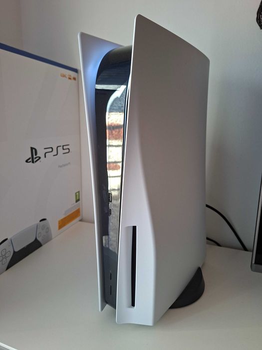 Playstation 5 Standard 825gb, com leitor discos