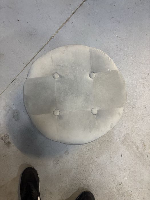 Pufa stolek w stylu glamour