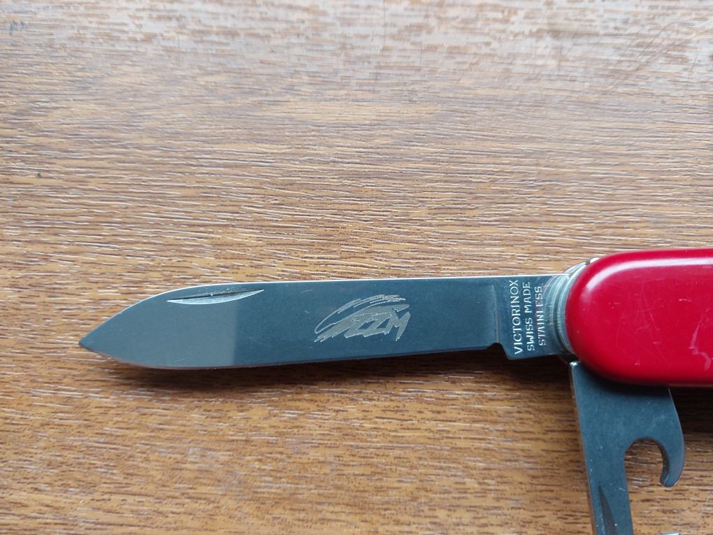 victorinox camper ZZM czerwony nóź scyzoryk ładny 91mm