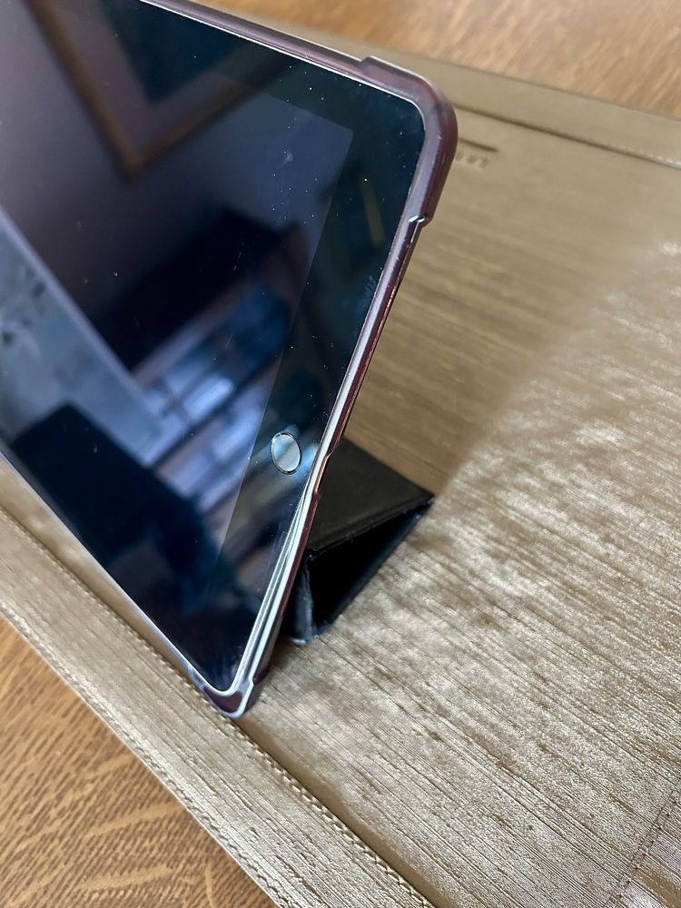 Ipad Air 2 tablet z etui
