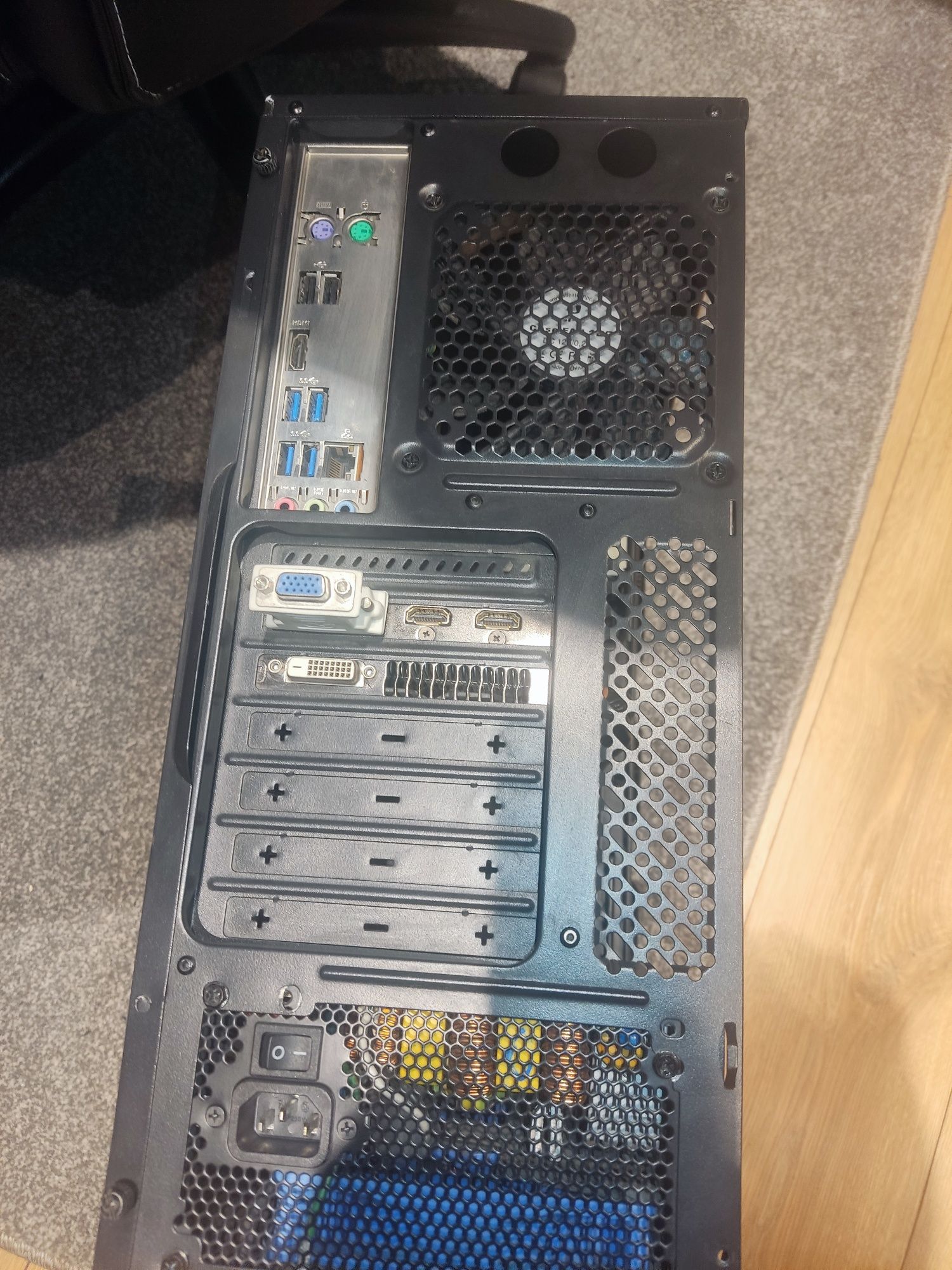 Zestaw Komputer stacjonarny intel i5 b.dobry stan + monitor