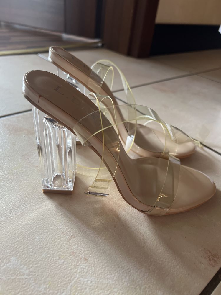 Przezriczyste buty na słupku r.36/37