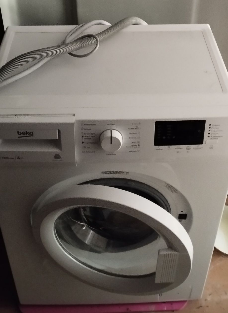 Продам стиральную машинку BEKO RGE 65P2 BWW