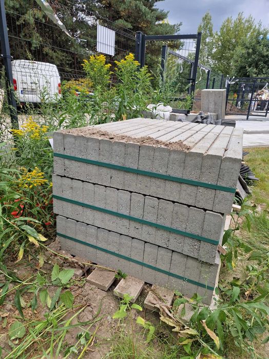 Krawężniki ok. 70 sztuk