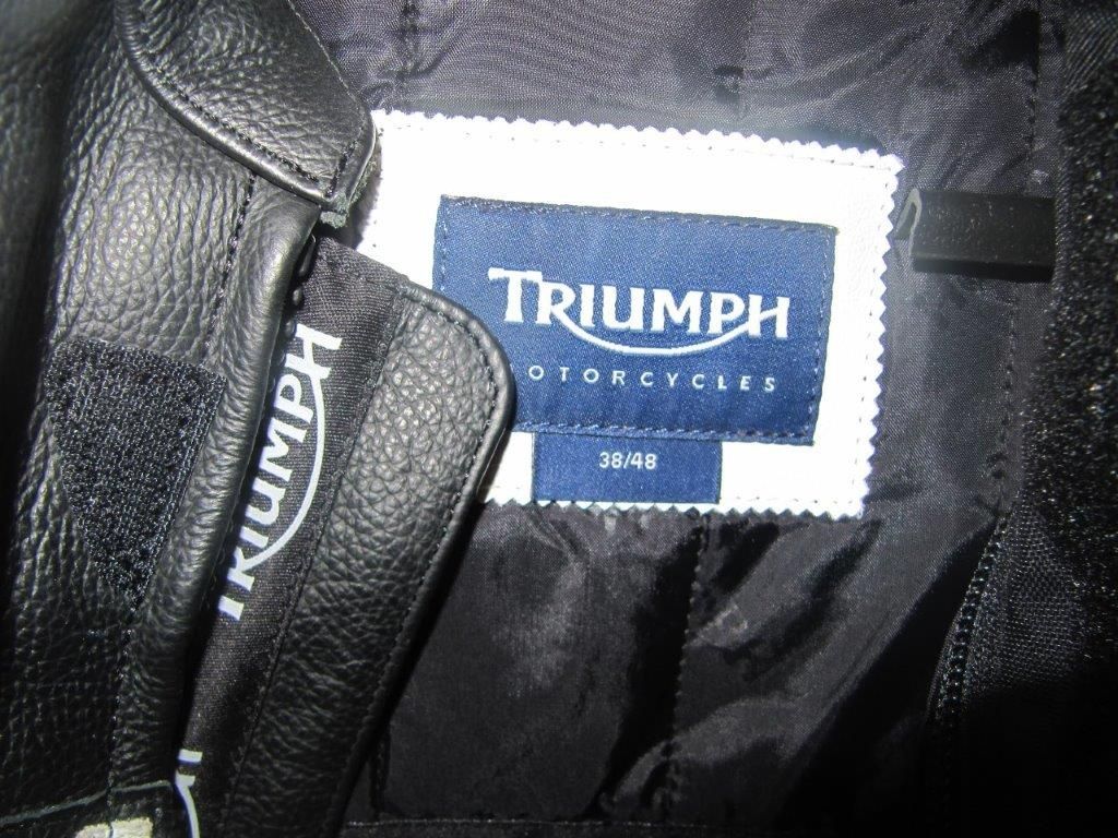 Blusão Triumph Cobra em pele "S" novo com etiqueta
