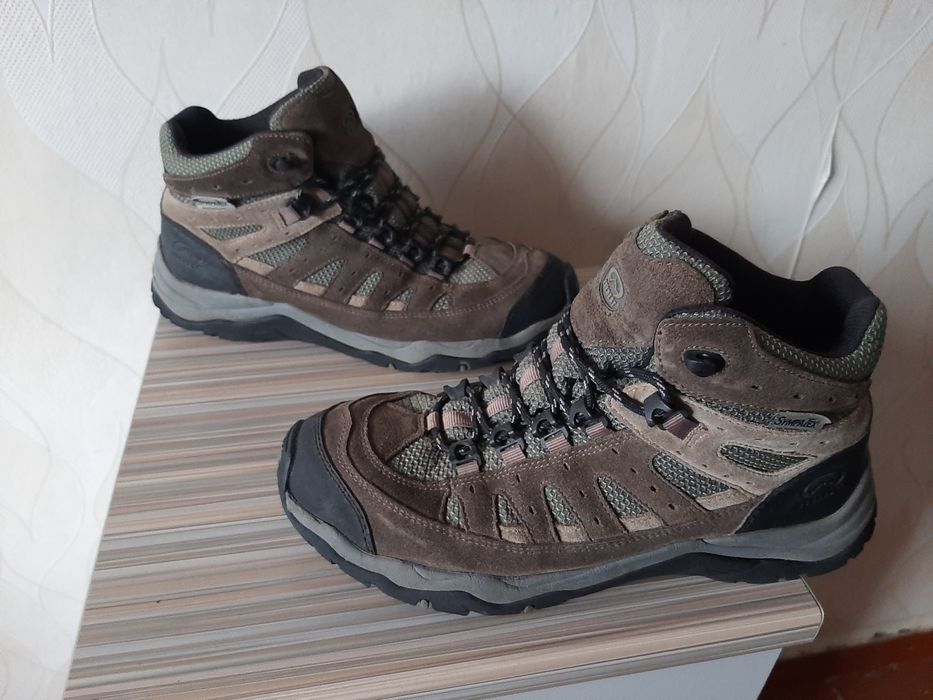 Чоловічі кросівки  Everest