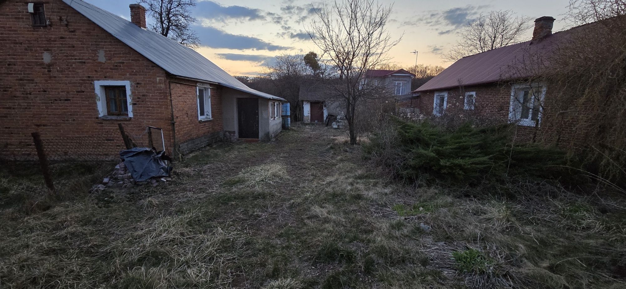 Ділянка з будинком с.Запитів