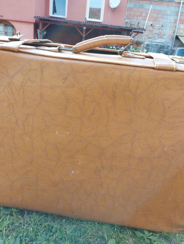 Stara retro walizka