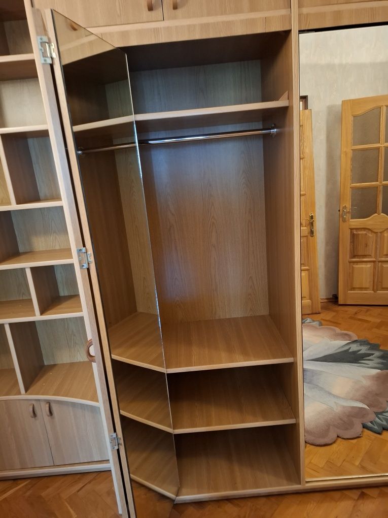 Стенка в прихожую б/у