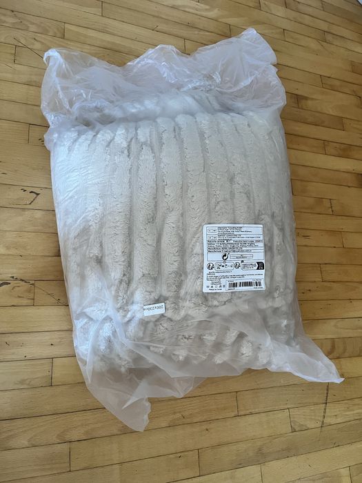 Ковдра, одіяло, покривало, плед.