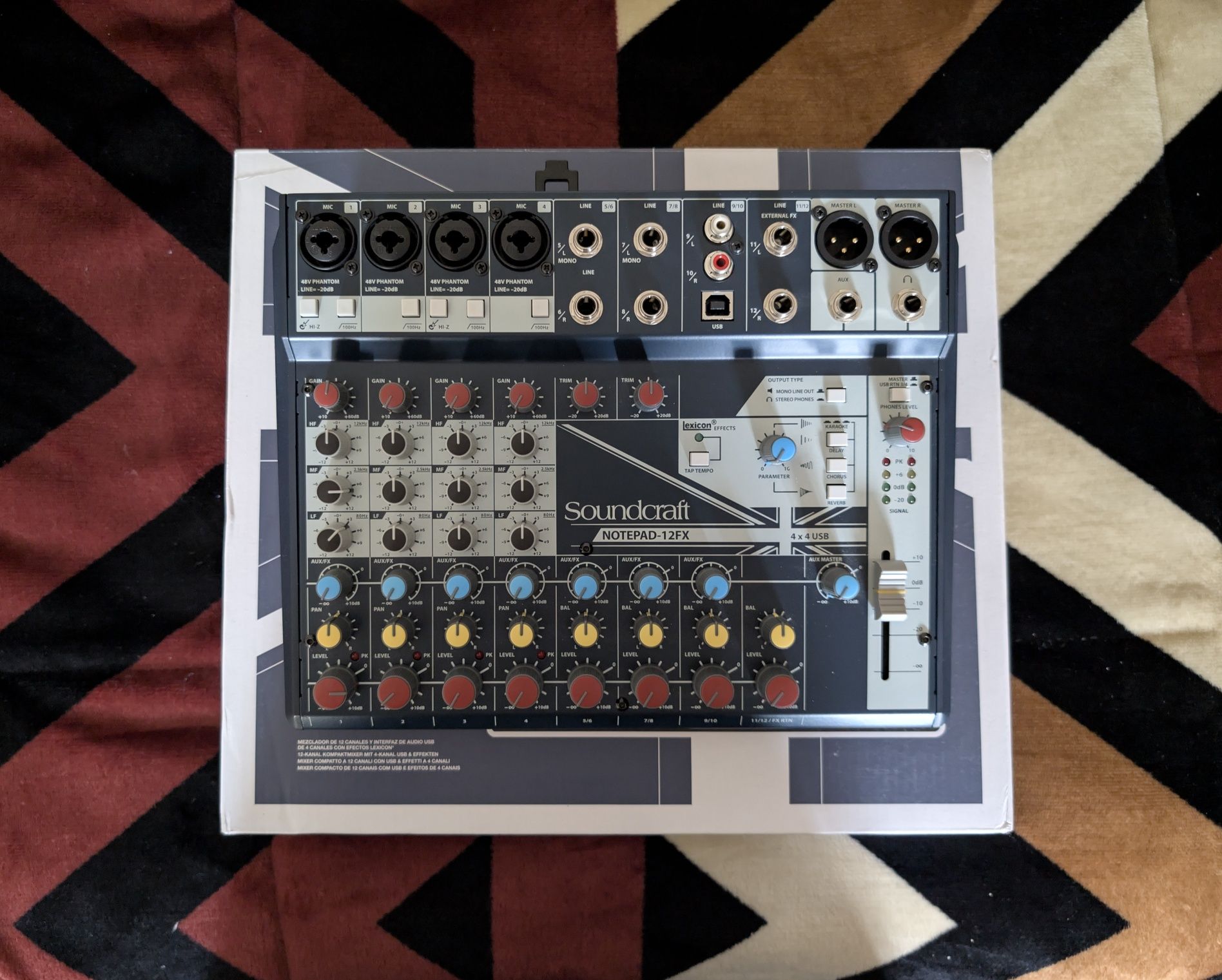 Mesa de mistura Soundcraft Notepad-12 FX