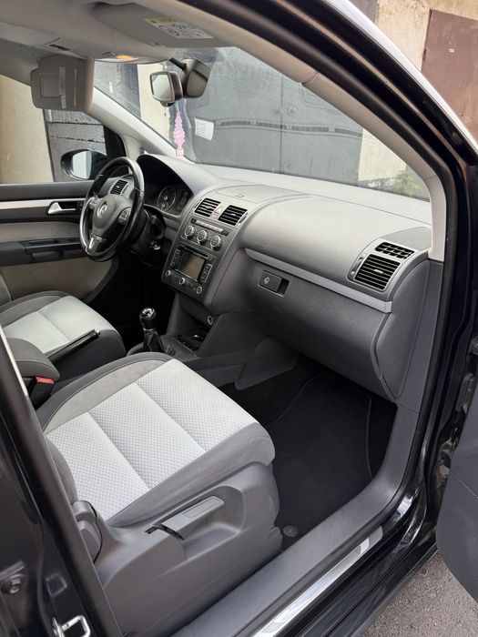 Vw touran cross 2015r bogate wyposazenie/sam parkuje, 7 osobowy