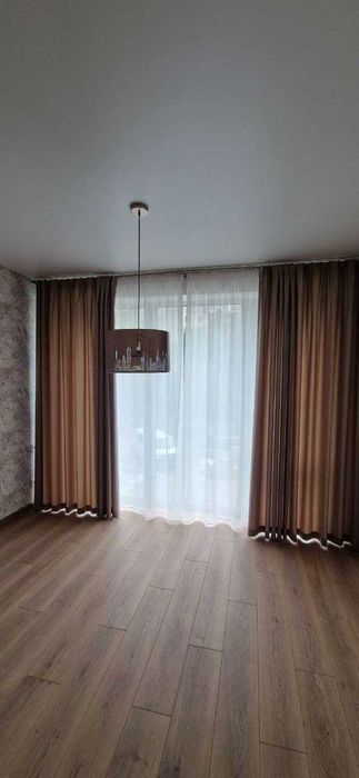 Продам квартиру у  ЖК "Вертикаль" з частковим ремонтом