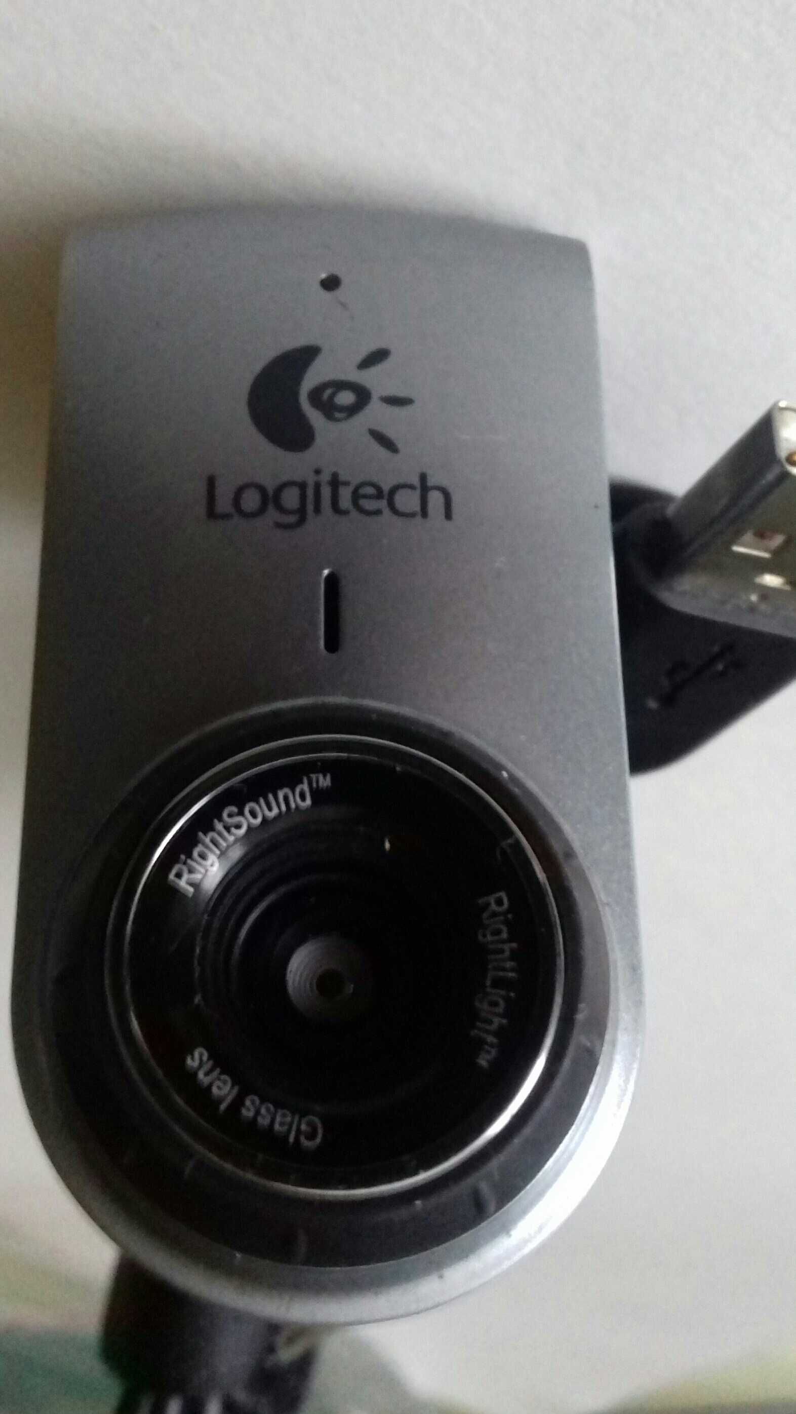 Веб-камера Logitech с usb-шнуром