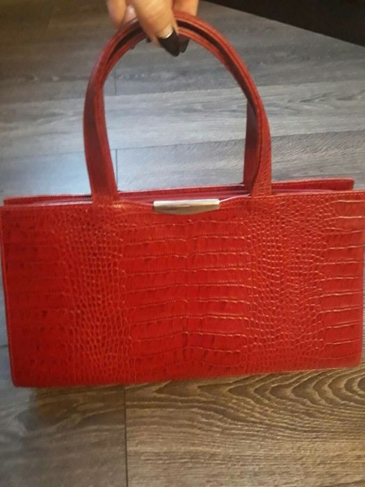 Стильная женская сумка DERIVA