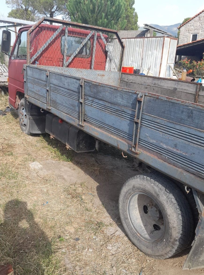 Aluguer de carrinha basculante e mini giratória