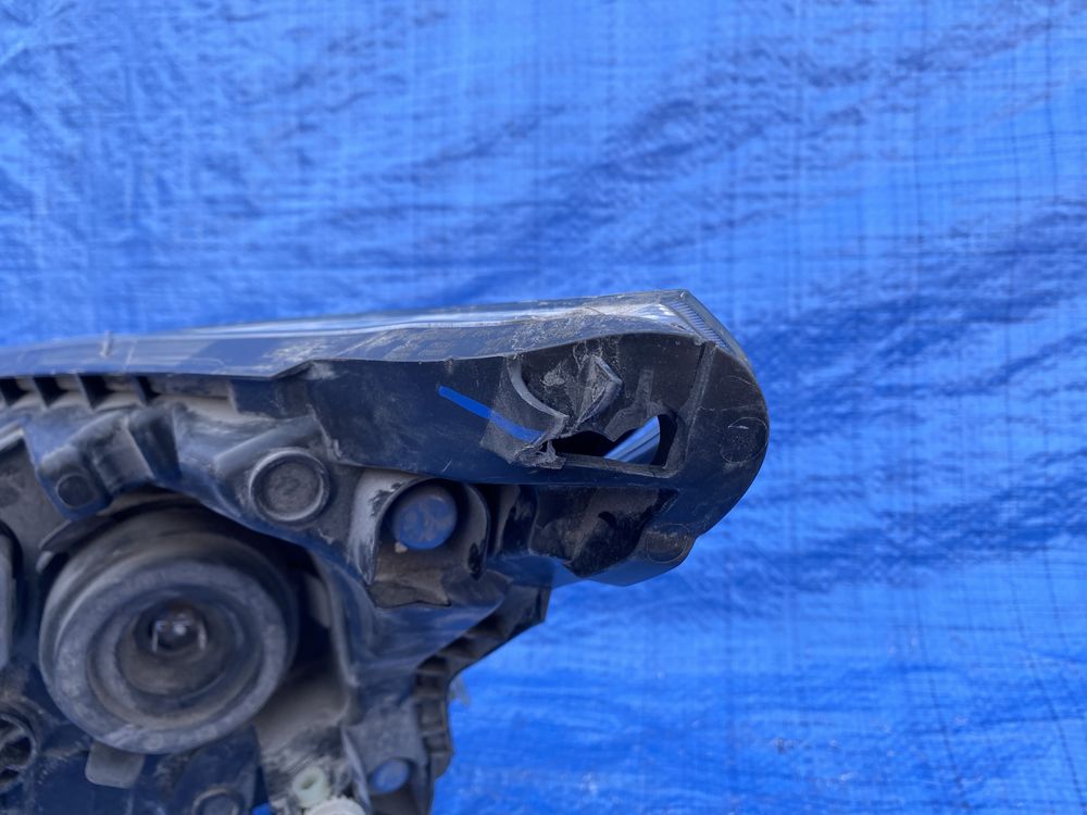 LAMPA przednia prawa NISSAN E-NV200 Europa prawy przód reflektor oem