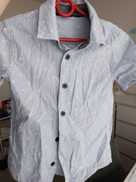 Koszula biała w renifery 122 Cool Club, świąteczna + gratis błękitna