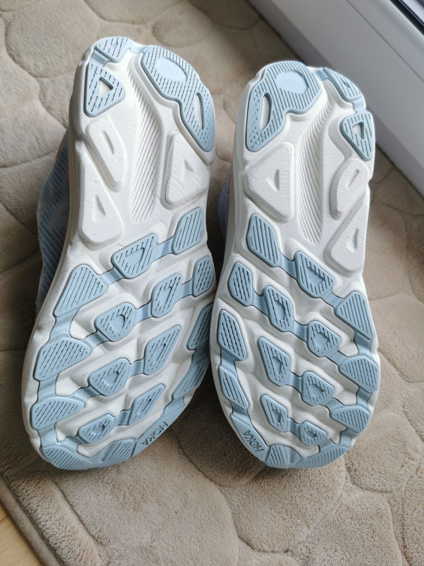 Buty biegowe Hoka Clifton 9 r. 40 i2/3