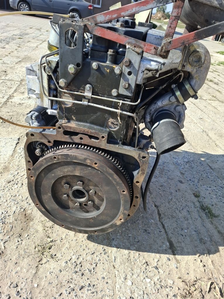 Silnik perkins 1004 ab 4cyl turbo jcb cat obudowa filtra paliwa