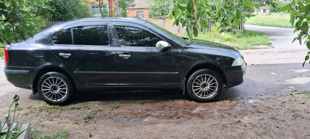 Шкода октавия а5, 1.6 mpi,официал