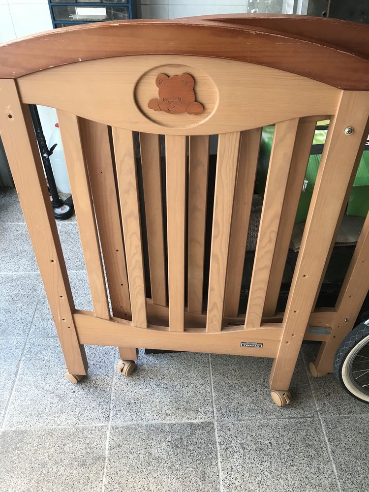 Cama de grades para criança