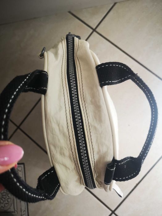 Kipling torebka kremowa