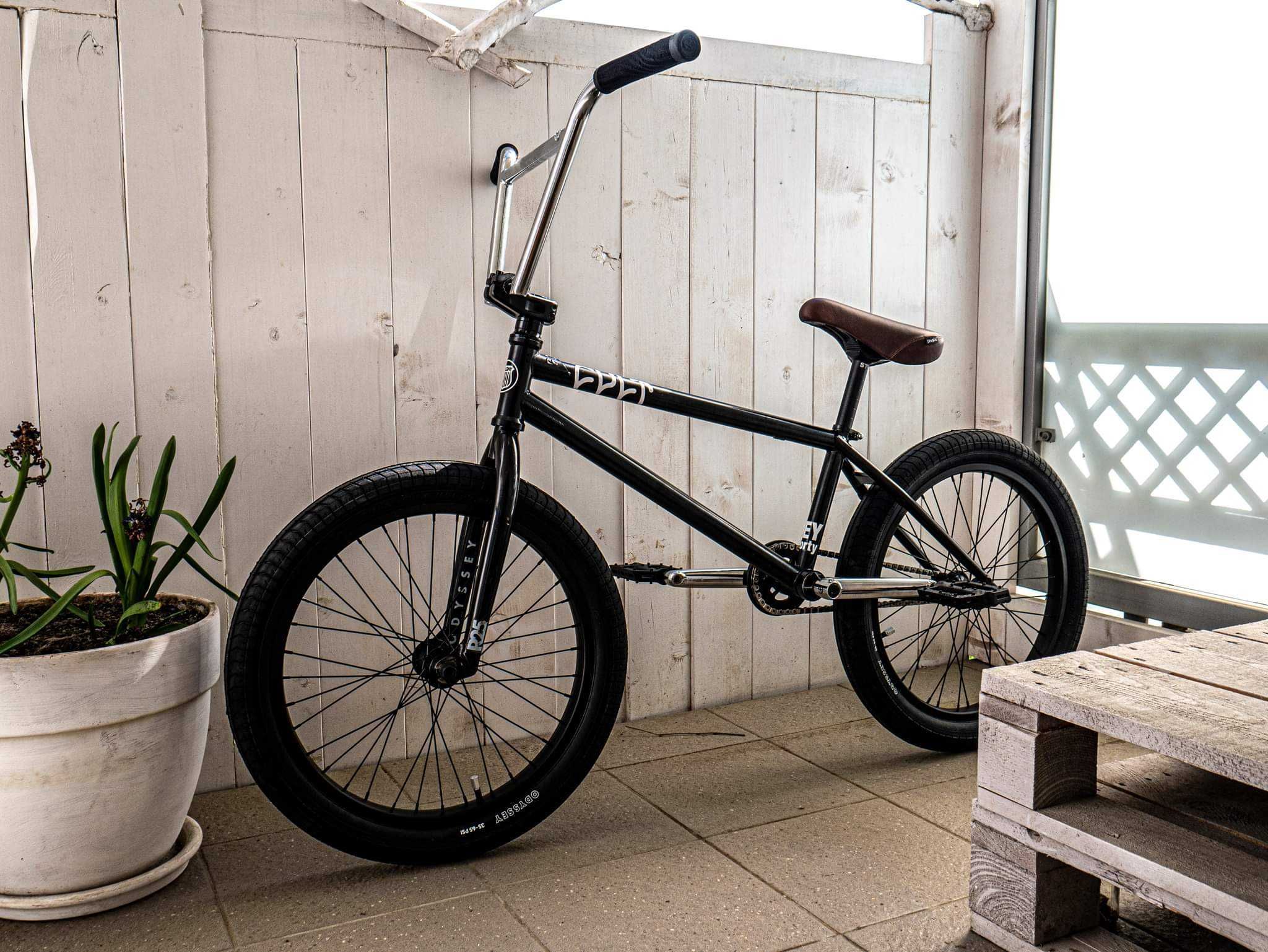 Rower BMX Cult Shorty 20.75” | R-25