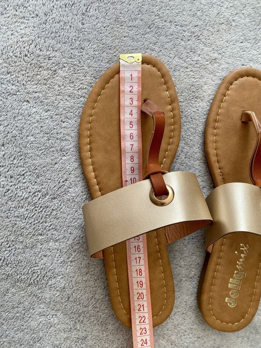 Продам летнюю обувь. Размер 37.