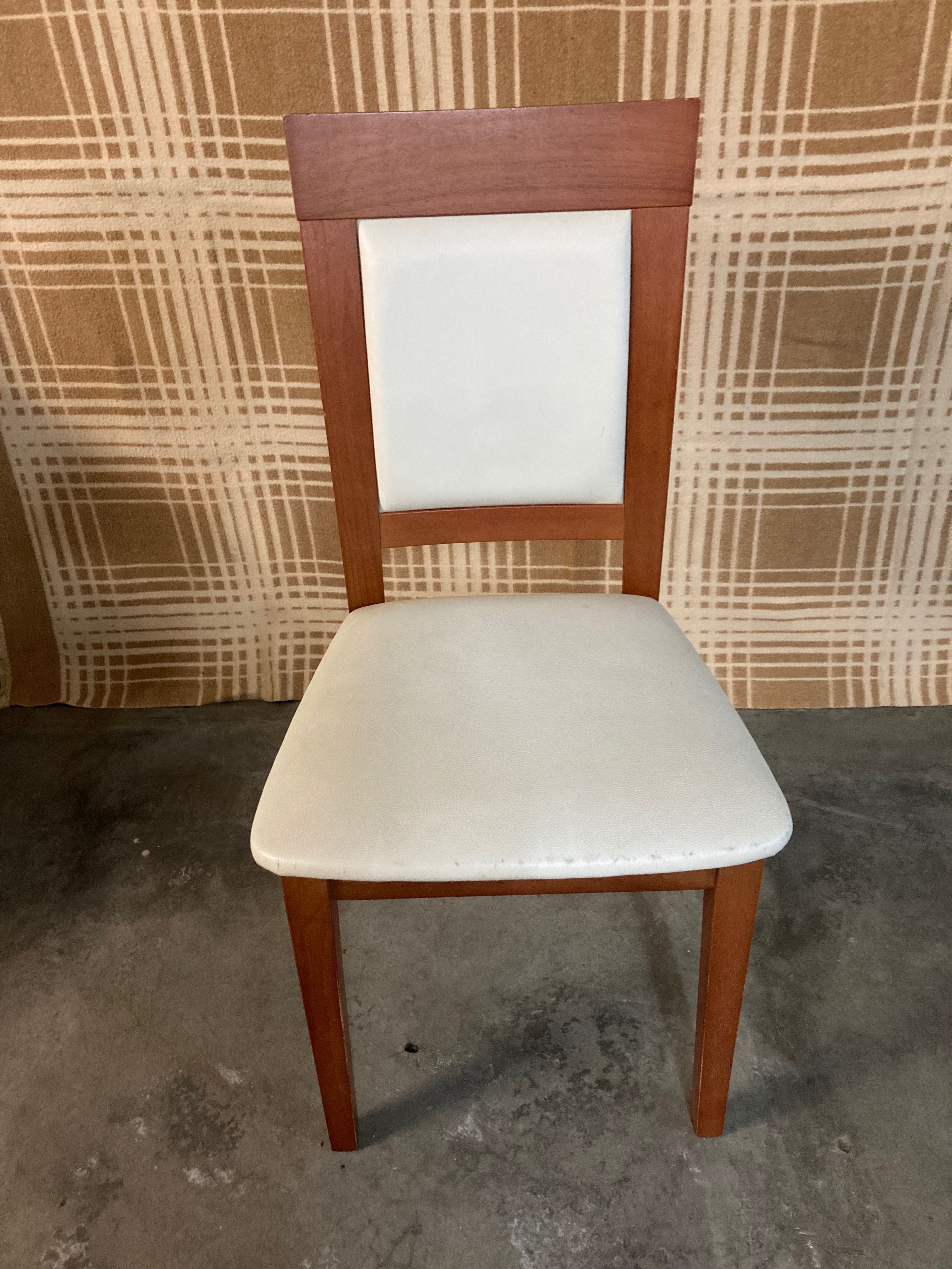 Mesa de Sala e 4 Cadeiras