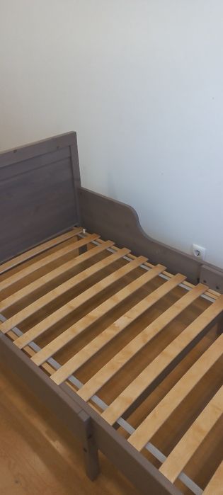 Cama criança IKEA extensível com colchão
