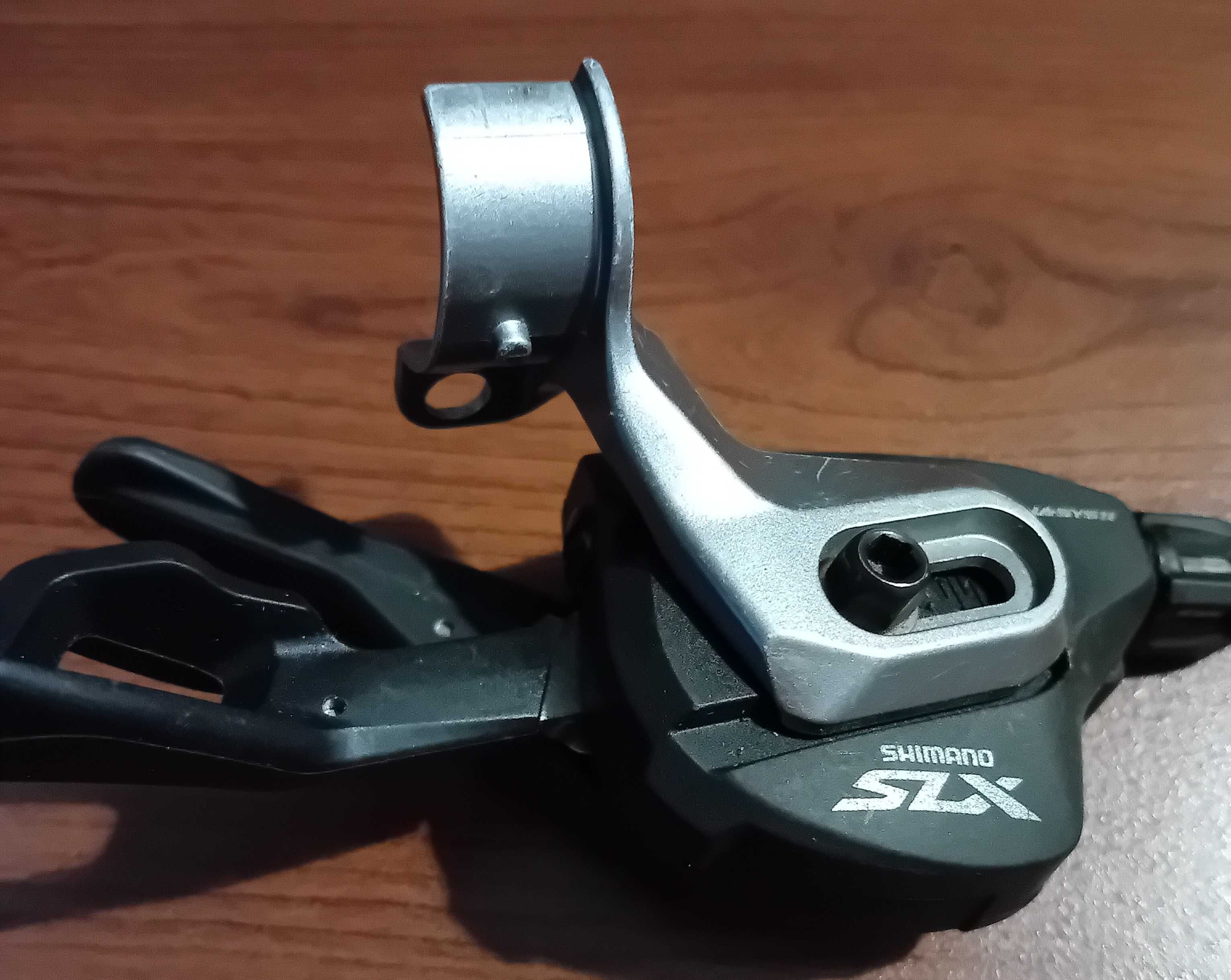 Prawa manetka Shimano SLX  SL-M7000 11 biegowa .
