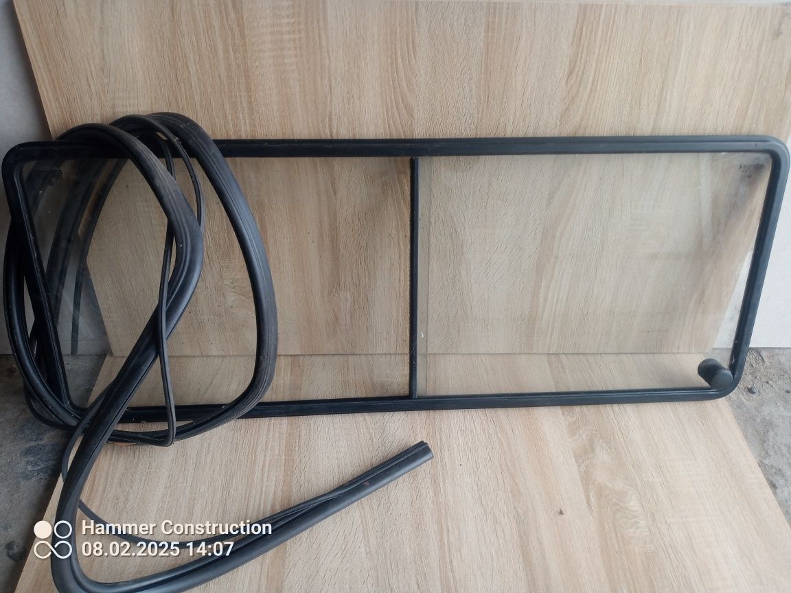 Szyba ściany grodziowej VW t4