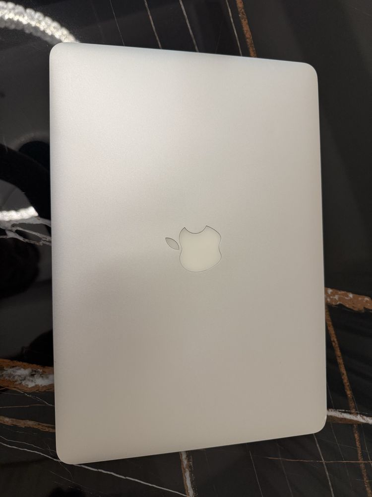 MacBook Air (13-inch, Early 2015)