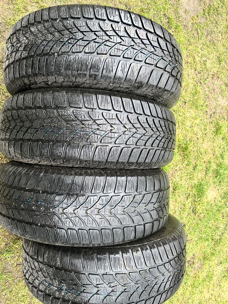 235/60/18 Dunlop