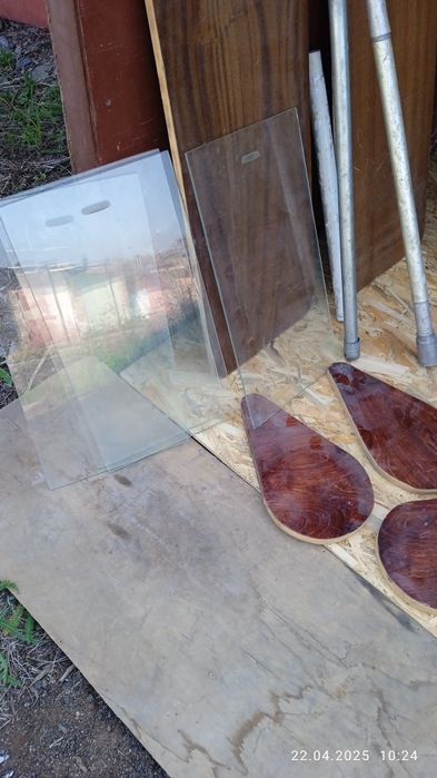 Вещи для дома - стекла  для книж. шкафов, аллюминиевая бадья, трубы..