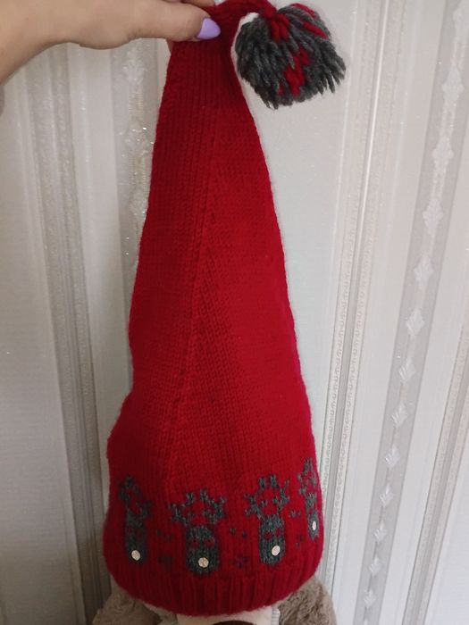 Тёплая шерстяная новогодняя шапка с помпоном