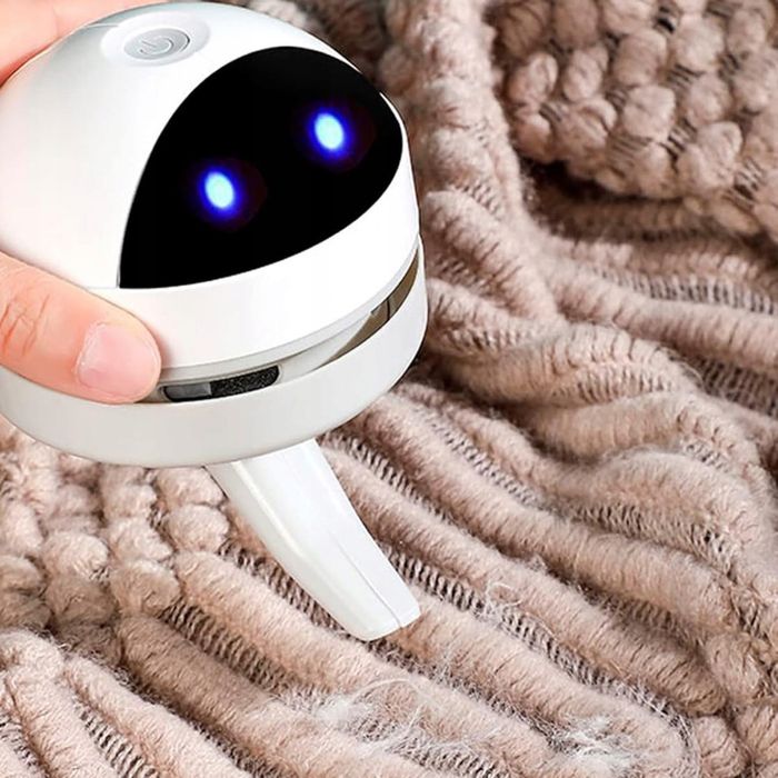 Swietny robot czyszczacy biurko
