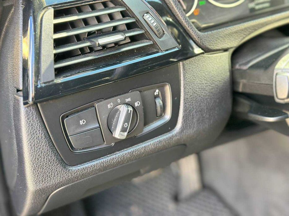 Bmw f30 328i  топова комплектація