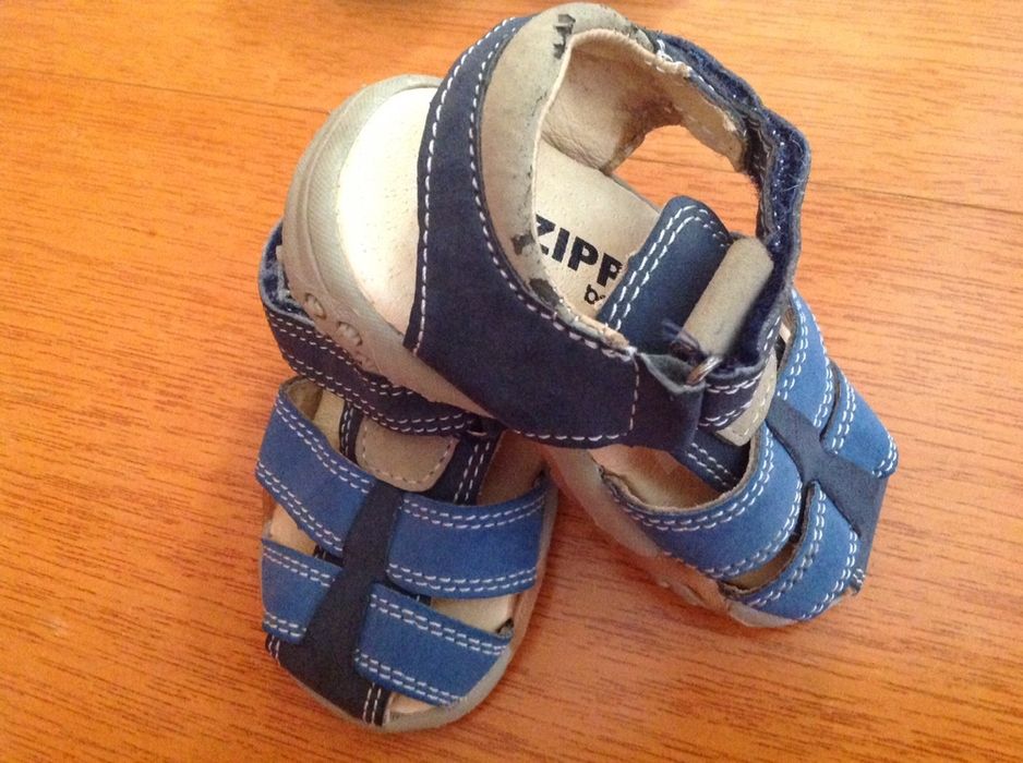 Sandálias t.20 e 21 menino