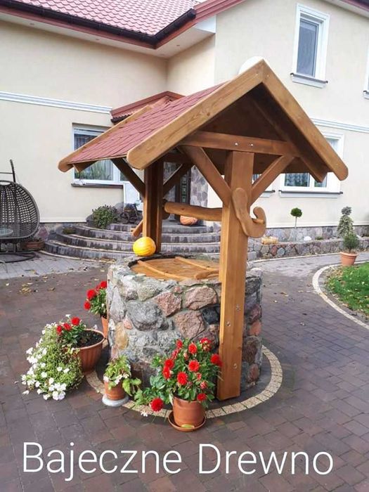 Studnia ogrodowa drewniana dekoracja betonowego kregi Bajeczne Drewno
