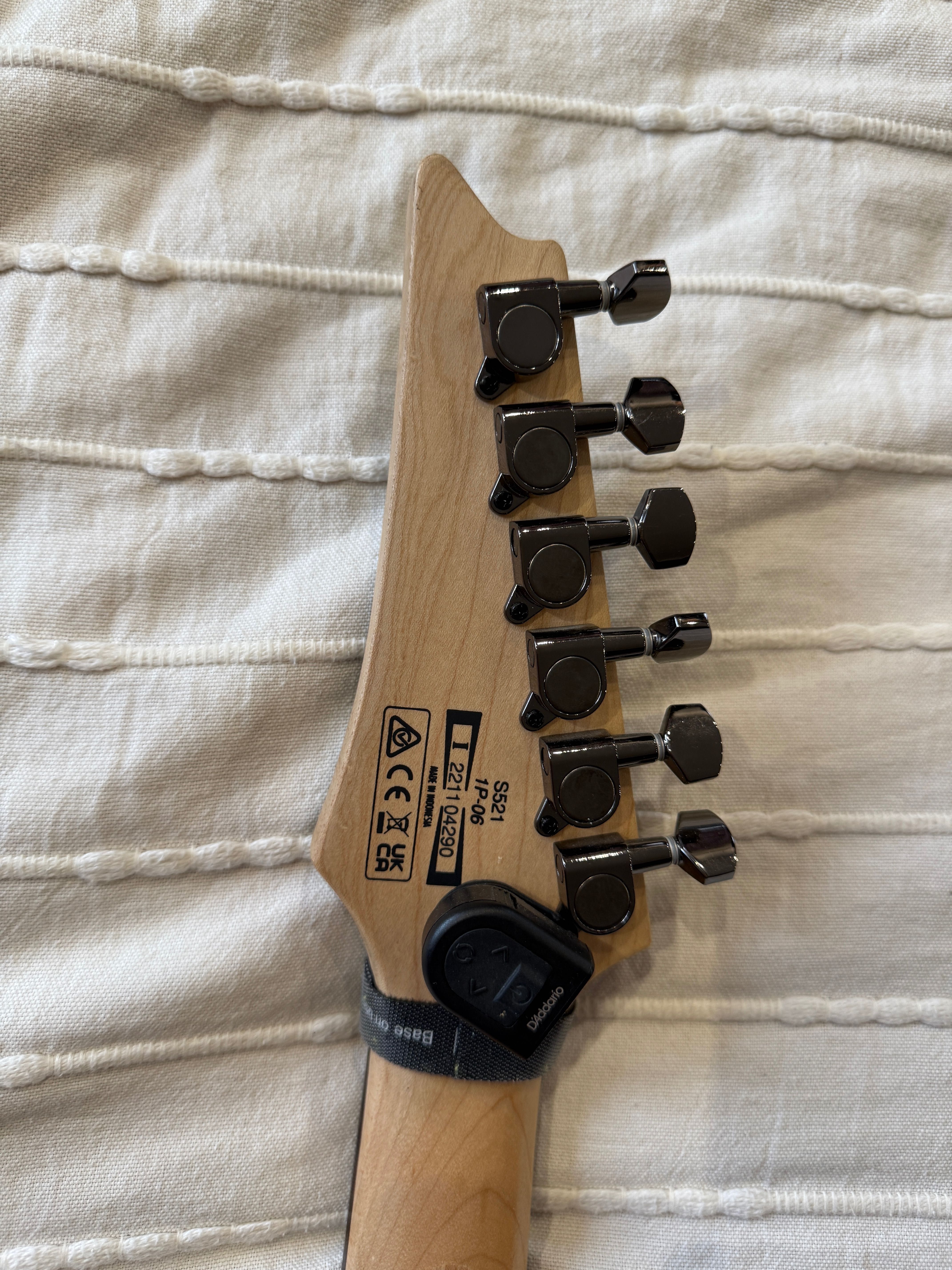 Продаю Ibanez S521-MOL з EMG Het Set (James Hetfield Signature)