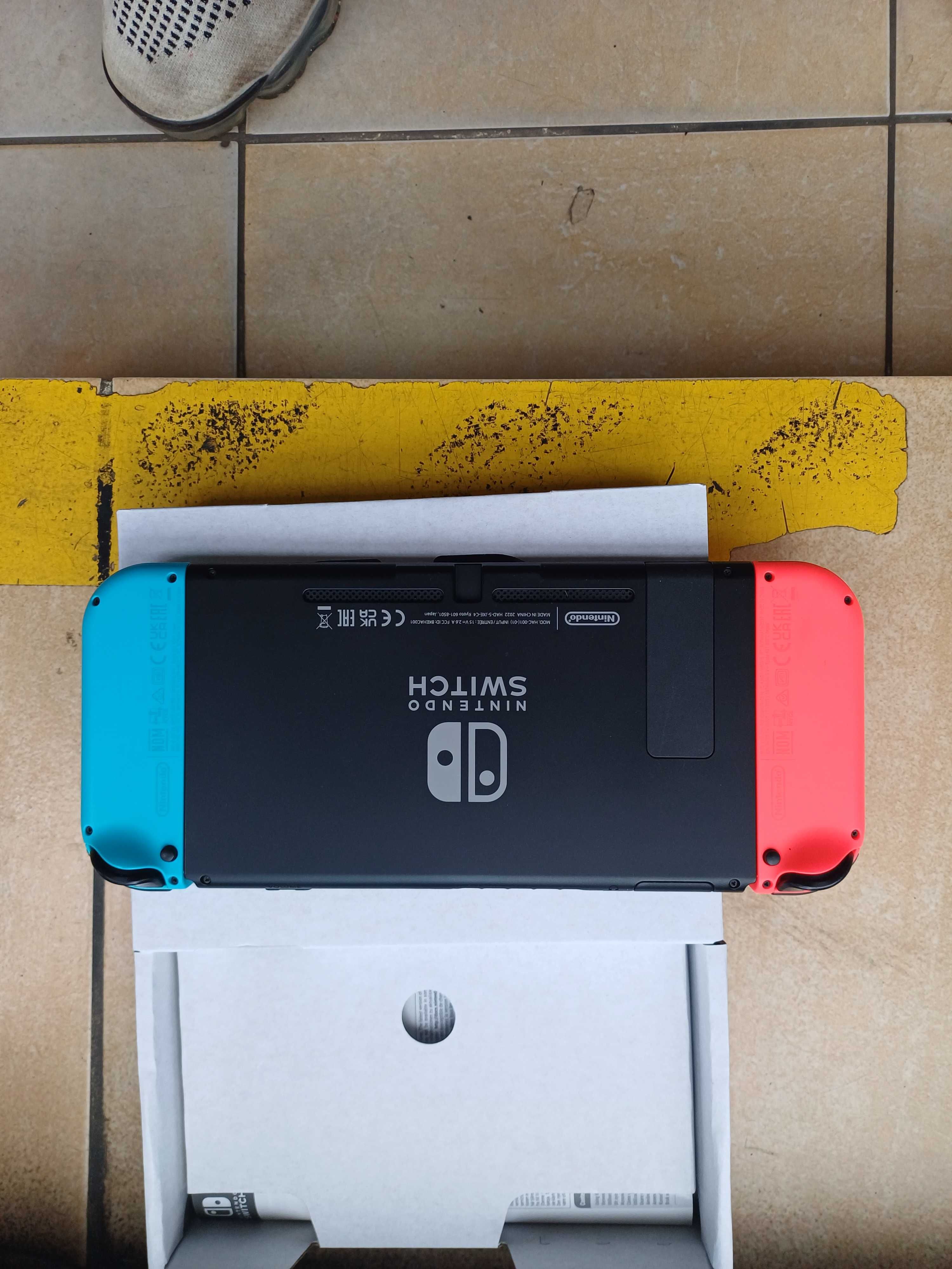 (1084/25)Nintendo Switch Zestaw.