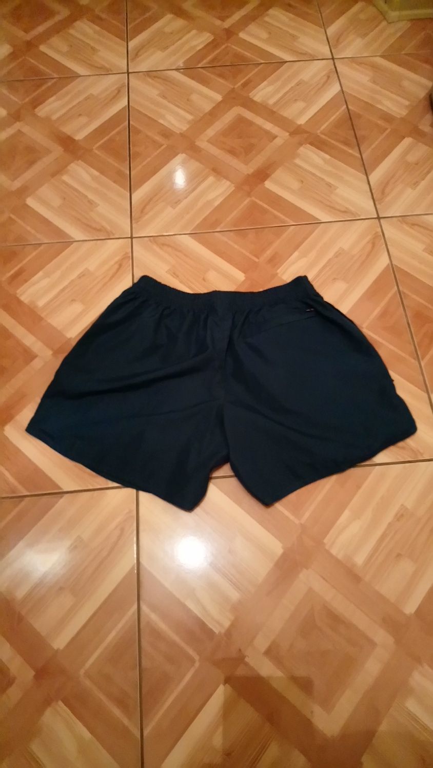 Шорти ADIDAS темно-зелені (made in Indonesia) розм S-M наш 46-48