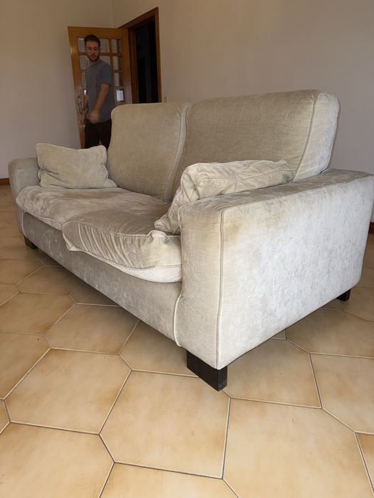 Sofa Bege com almofadas 195cm