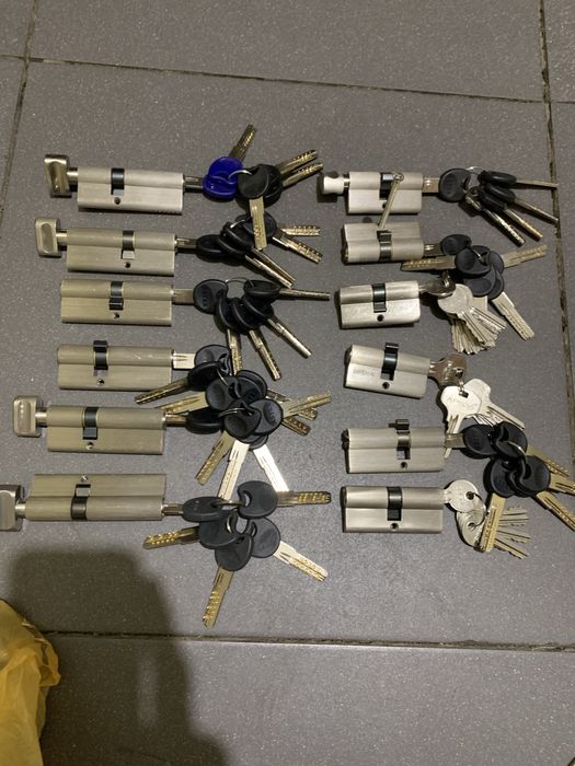 Дверные замки ! !