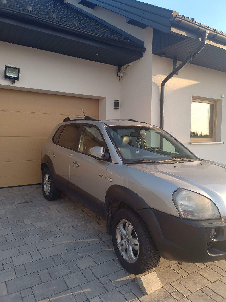 Sprzedam Hyundai Tucson 2.0 crdi na części
